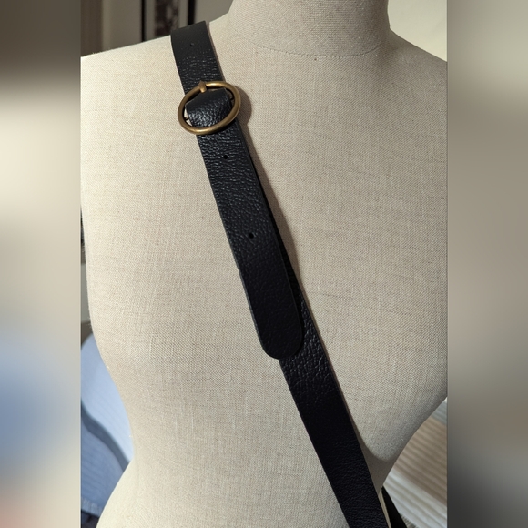 Banana Republic Factory Black Leather Crossbody Bag - Picture 2 of 8